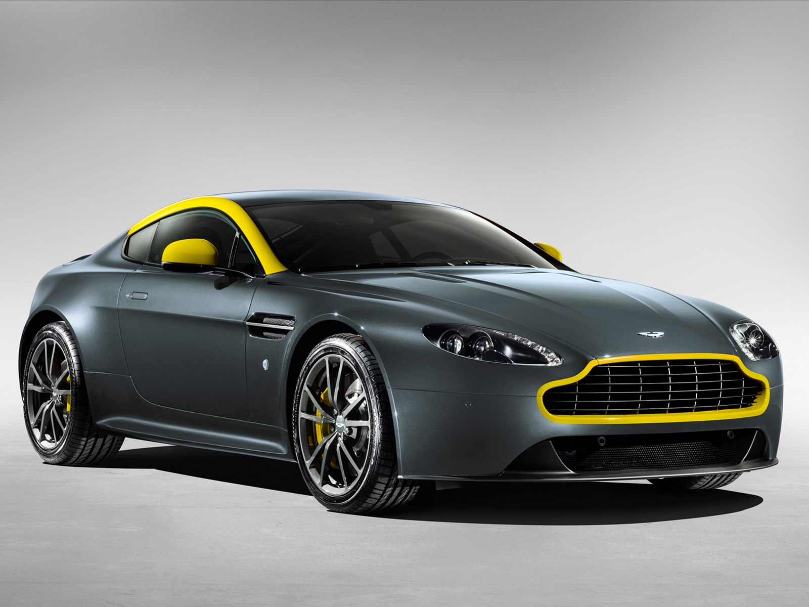 Aston Martin V8 Vantage N430 2015